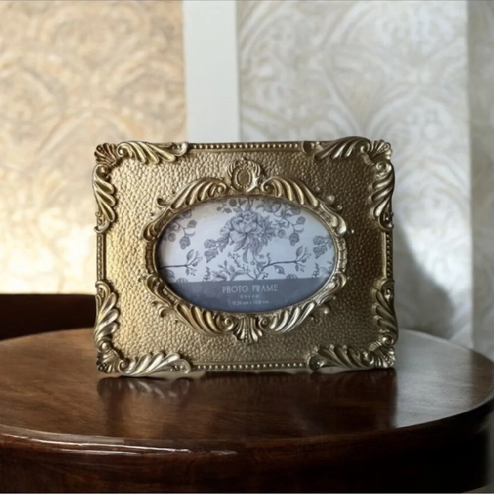 Gold Ornate Floral For Oval inside 4”x6” Picture Frame New 8.5” ”x6.5”